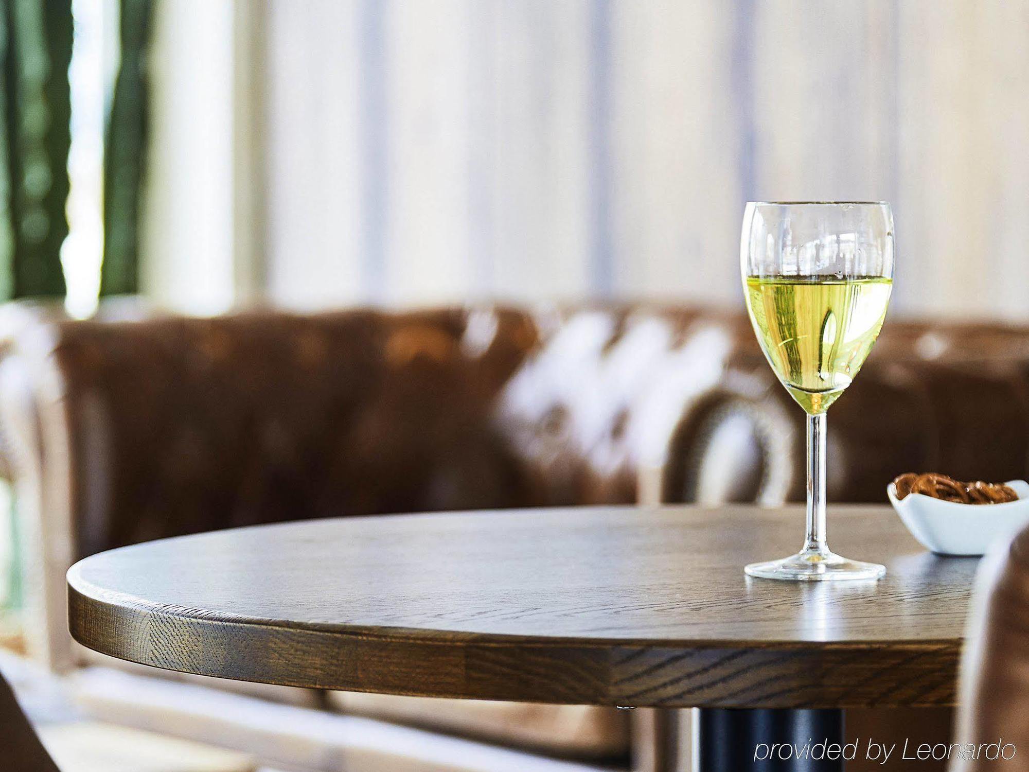 Ibis Styles Hyeres Rooftop & Spa Restoran gambar