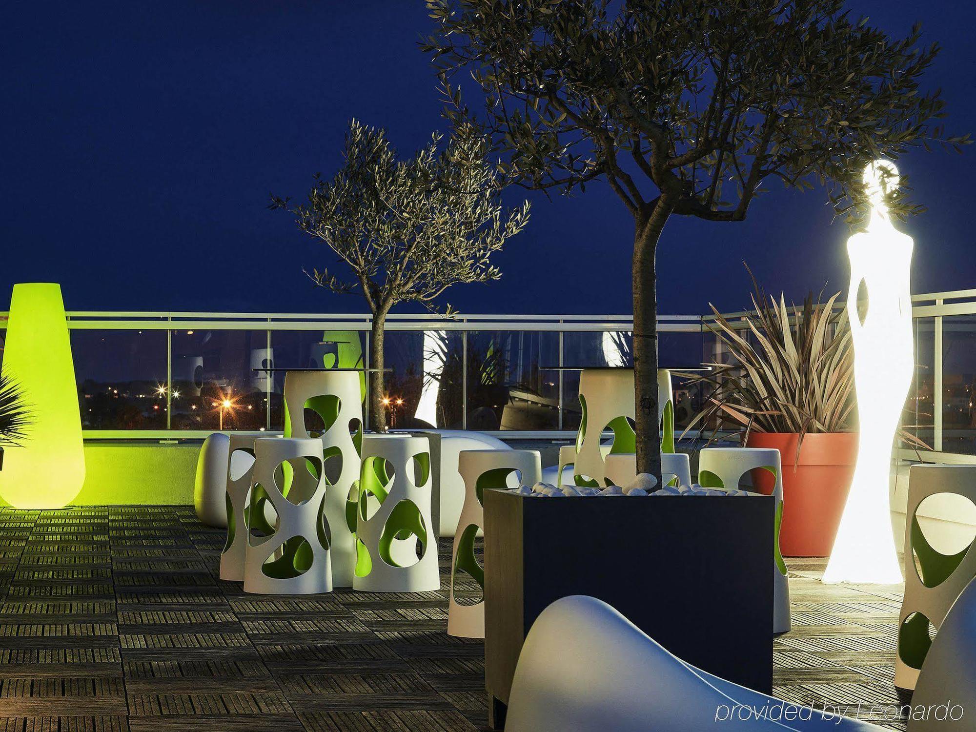 Ibis Styles Hyeres Rooftop & Spa Restoran gambar