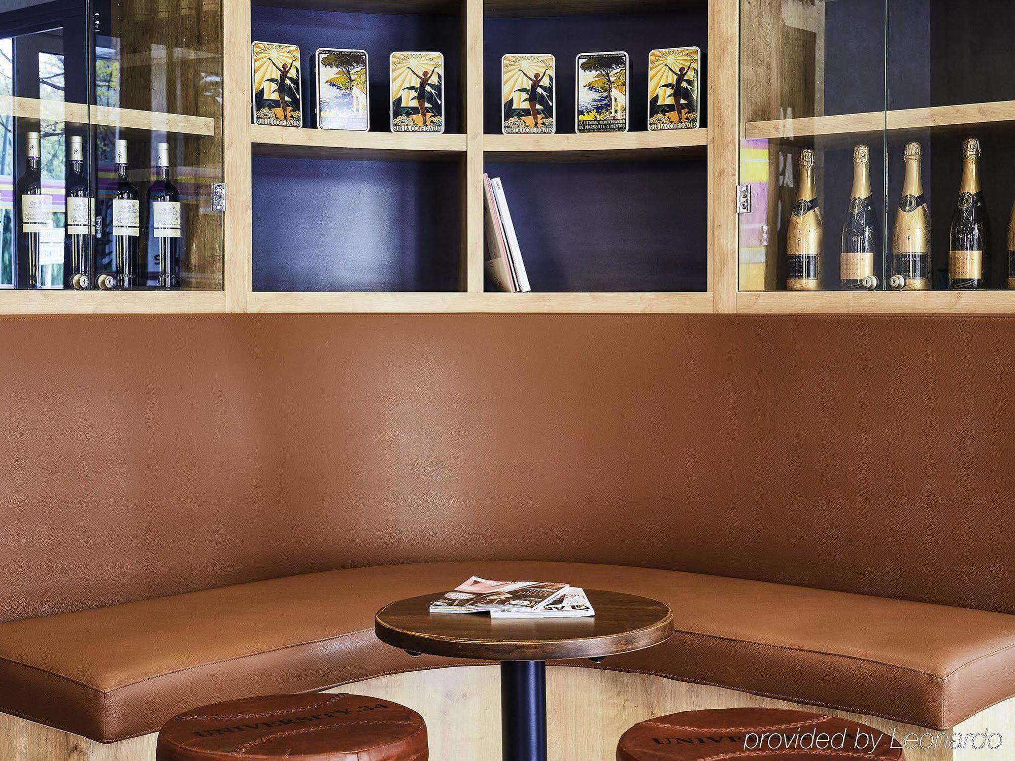 Ibis Styles Hyeres Rooftop & Spa Restoran gambar